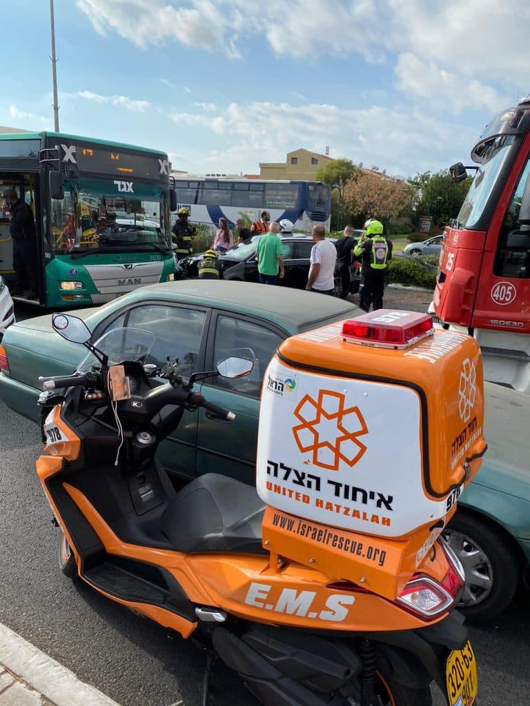 מזירת התאונה בראשון לציון - צילום: דוברות איחוד הצלה
