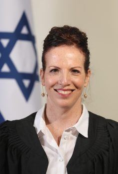 השופטת שירי שפר